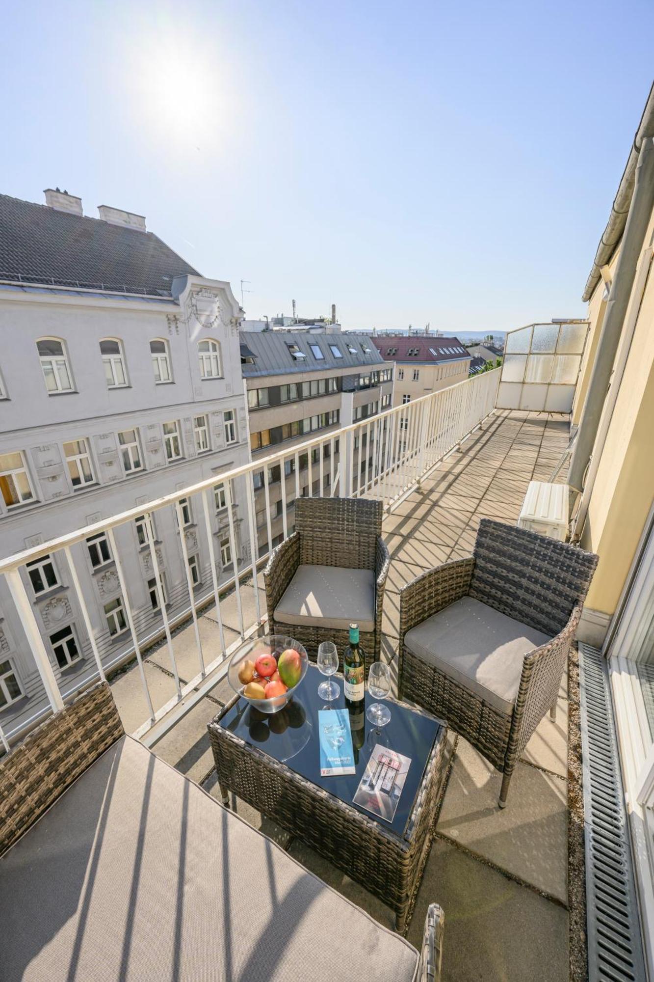 Central Hub Close To Main Station By Jr City Apartments Wenen Buitenkant foto